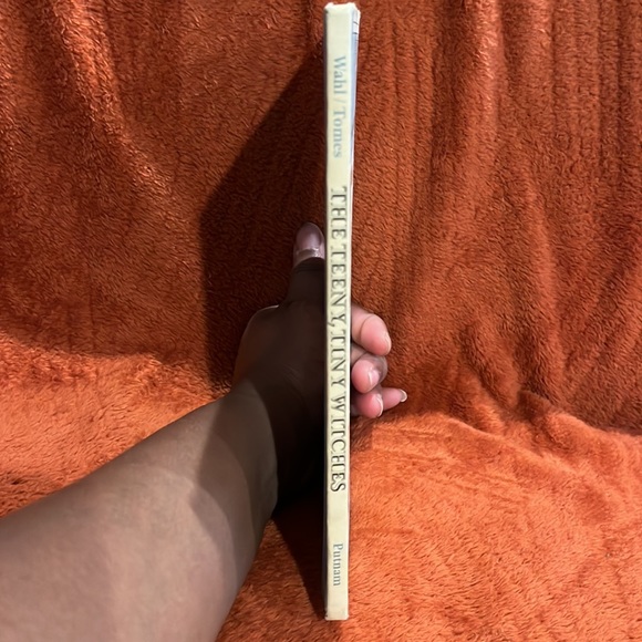 The teeny, tiny witches ( copyright 1979 ) - Picture 4 of 9